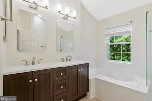 4112 Flower Box Ct, Fairfax, VA 22030 - Photo 4