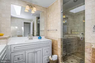 7502 Cross Gate Ln, Alexandria, VA 22315 - Photo 32