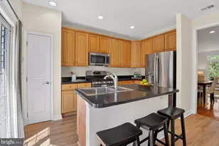 8842 Mansion View Ct, Vienna, VA 22182 - Photo 10