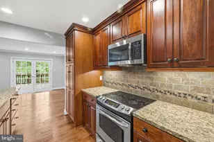 7961 Hidden Bridge Dr, Springfield, VA 22153 - Photo 14