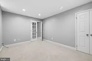 7961 Hidden Bridge Dr, Springfield, VA 22153 - Photo 32