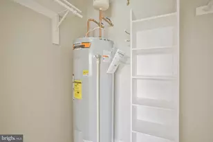 6915 Victoria Dr, Alexandria, VA 22310 - Photo 24