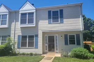 6104 Hoskins Hollow Cir, Centreville, VA 20121 - Photo 2