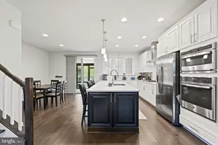 3156 Goldenwave Ct, Fairfax, VA 22031 - Photo 8