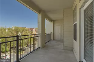 1304 Garden Wall Cir, Reston, VA 20194 - Photo 22