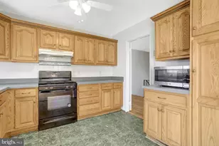 7800 Hayfield Rd, Alexandria, VA 22315 - Photo 16