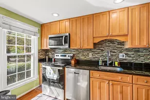 8024 Bethelen Woods, Springfield, VA 22153 - Photo 10