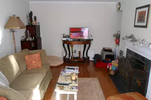 9817 Pebble Weigh Ct, Burke, VA 22015 - Photo 2