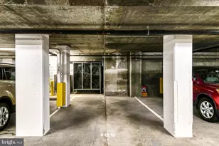 4490 Market Commons Dr, Fairfax, VA 22033 - Photo 28