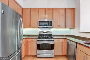 4490 Market Commons Dr, Fairfax, VA 22033 - Photo 12