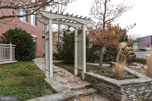 4490 Market Commons Dr, Fairfax, VA 22033 - Photo 34