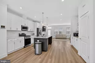 7449 Rocky Crk Ter, Annandale, VA 22003 - Photo 10