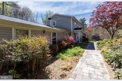 10802 Oldfield Drive, Reston, VA 20191 - Photo 2