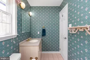 10802 Oldfield Dr, Reston, VA 20191 - Photo 10