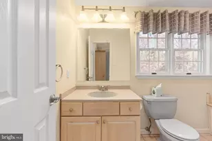 10802 Oldfield Dr, Reston, VA 20191 - Photo 50