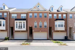 4527 English Holly Dr, Fairfax, VA 22030 - Photo 1