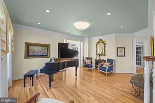 11431 Woolington Rd, Great Falls, VA 22066 - Photo 4