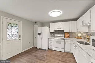 1617 Sierra Woods Dr, Reston, VA 20194 - Photo 16