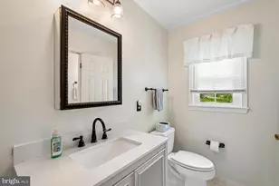 13907 Quietway Ct, Chantilly, VA 20151 - Photo 34