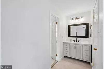 13907 Quietway Court, Chantilly, VA 20151 - Photo 32