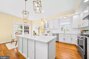 6925 Old Dominion Dr, McLean, VA 22101 - Photo 4