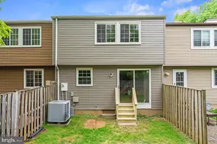 7921 Tyson Oaks Cir, Vienna, VA 22182 - Photo 2