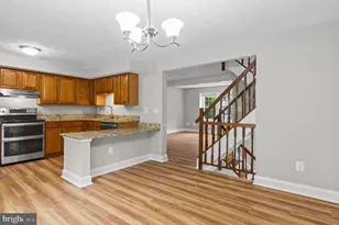 7921 Tyson Oaks Cir, Vienna, VA 22182 - Photo 6