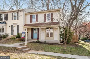 10125 Sassafras Woods Ct, Burke, VA 22015 - Photo 2