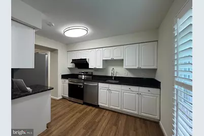 10542 Reeds Landing Circle, Burke, VA 22015 - Photo 4