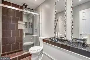 6608 High Valley Ln, Alexandria, VA 22315 - Photo 20