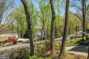 6439 Lakeview Dr, Falls Church, VA 22041 - Photo 12