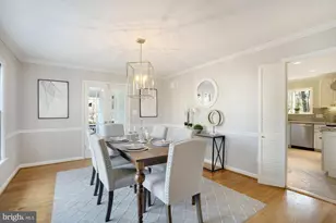 9129 Leghorn Pl, Fairfax, VA 22031 - Photo 6