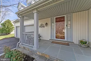 8933 Triple Ridge Rd, Fairfax Station, VA 22039 - Photo 4