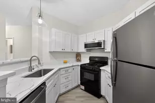 14313 Climbing Rose Way, Centreville, VA 20121 - Photo 6