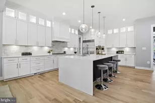 105 Yeonas Dr SW, Vienna, VA 22180 - Photo 10