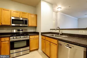 5123 Travis Edward Way, Centreville, VA 20120 - Photo 6