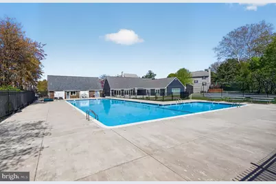 13721 Flowing Brook Court, Chantilly, VA 20151 - Photo 4