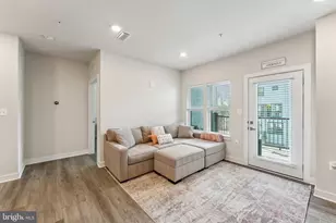 12875 Mosaic Pk Wy, Herndon, VA 20171 - Photo 2