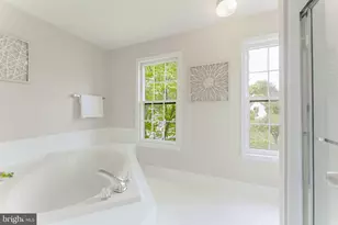 9617 Woodedge Dr, Burke, VA 22015 - Photo 34