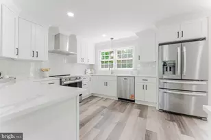 9617 Woodedge Dr, Burke, VA 22015 - Photo 16