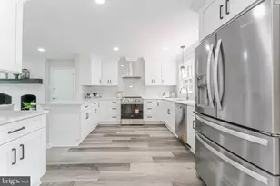 9617 Woodedge Dr, Burke, VA 22015 - Photo 14