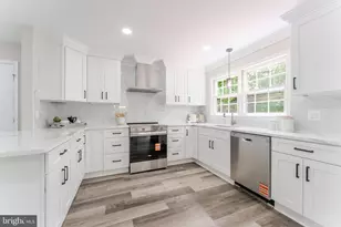 9617 Woodedge Dr, Burke, VA 22015 - Photo 2