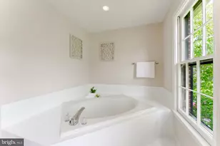 9617 Woodedge Dr, Burke, VA 22015 - Photo 34