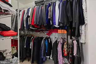 8065 Nicosh Cir Ln, Falls Church, VA 22042 - Photo 32