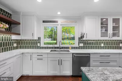 1910 Grand Court, Vienna, VA 22182 - Photo 8