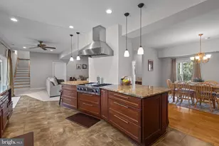 8220 Robey Ave, Annandale, VA 22003 - Photo 12