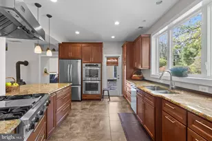 8220 Robey Ave, Annandale, VA 22003 - Photo 10