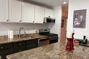 11212 Chestnut Grove Square, Reston, VA 20190 - Photo 2