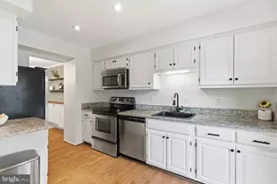 10601 Reed's Landing Cir, Burke, VA 22015 - Photo 14