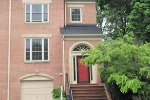 1433 McLean Mews Ct, McLean, VA 22101 - Photo 1